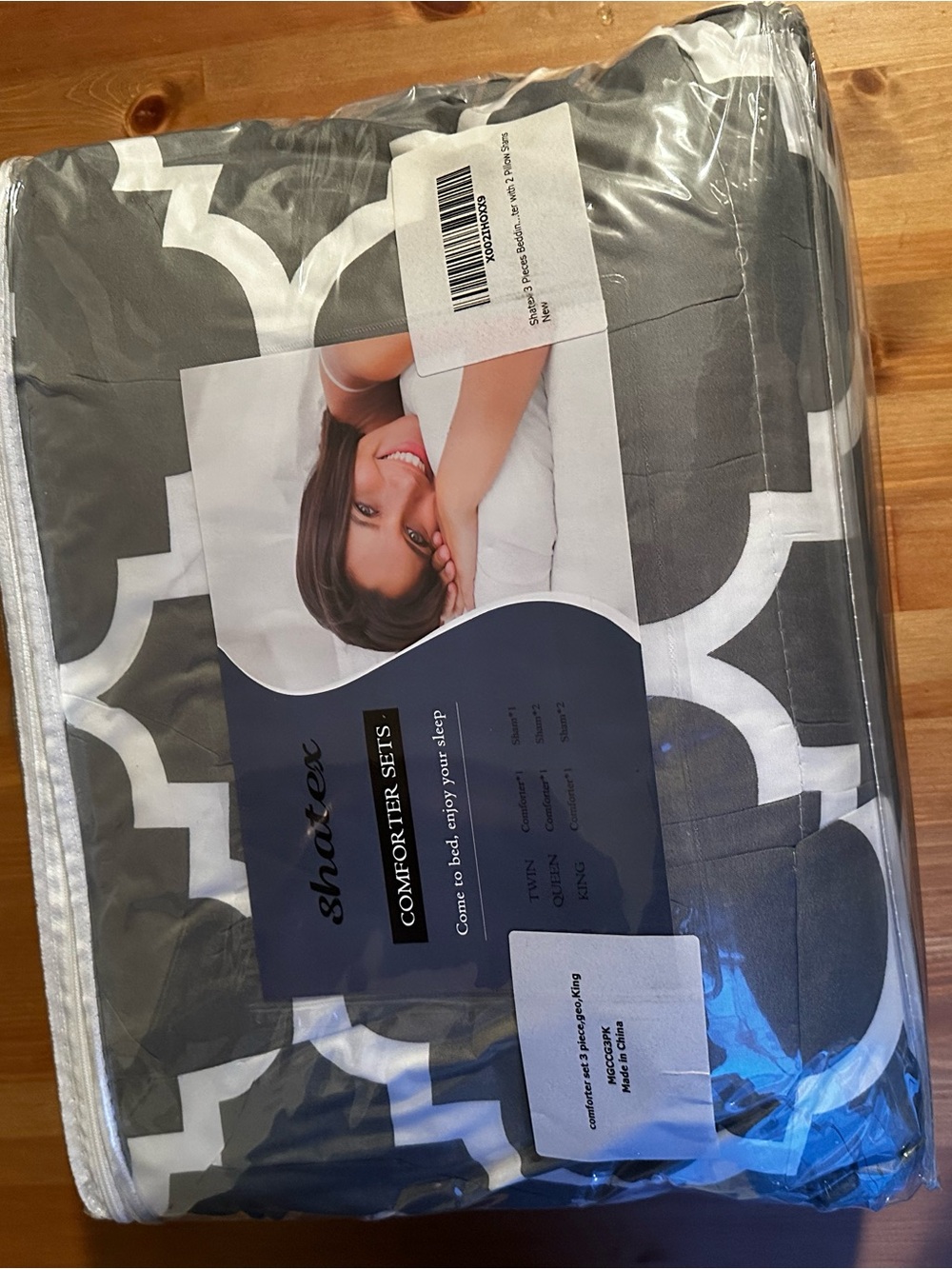 Shatex Grey and White Geometric Comforter Set